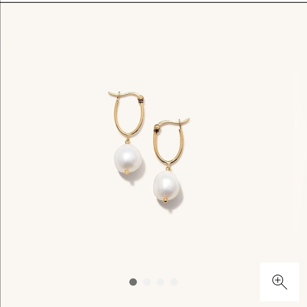 [SOLD] Mejuri Pearl hoops